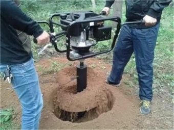 挖坑機